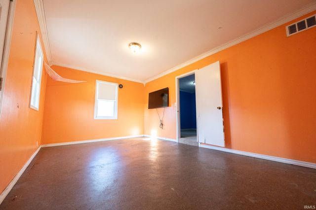 2205 S Vine Street, Muncie, IN 47302