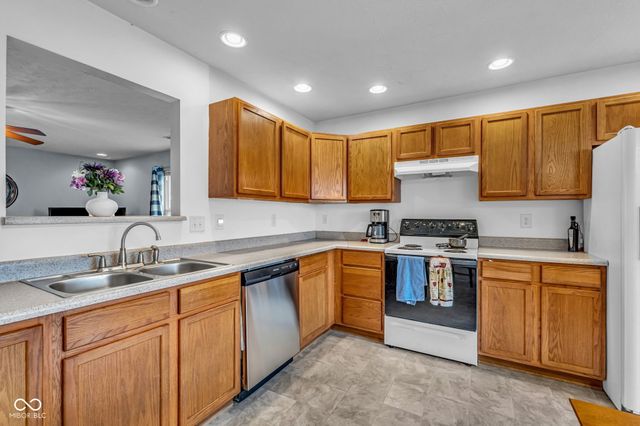 865 W Palomino Place, Bargersville, IN 46106