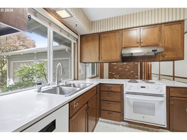 14320 Sw Lisa Ln, Beaverton, OR 97005