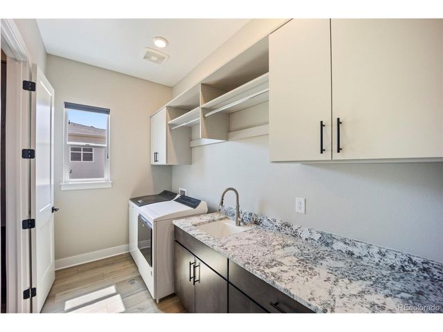 124 Scrubjay Ln, Castle Rock, CO 80104