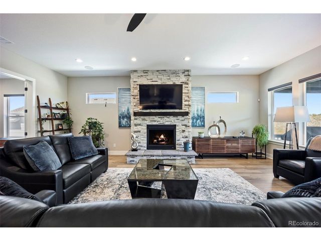 124 Scrubjay Ln, Castle Rock, CO 80104