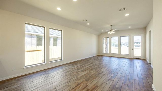 126 Bauer LOOP, Liberty Hill, TX 78642