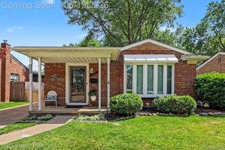 1955 Catalpa Drive, Berkley, MI 48072