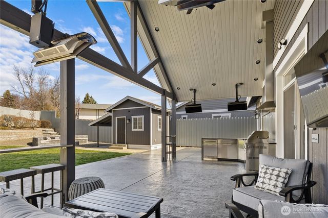 1407 N Canterbury Drive, Ellensburg, WA 98926