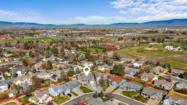 1407 N Canterbury Drive, Ellensburg, WA 98926