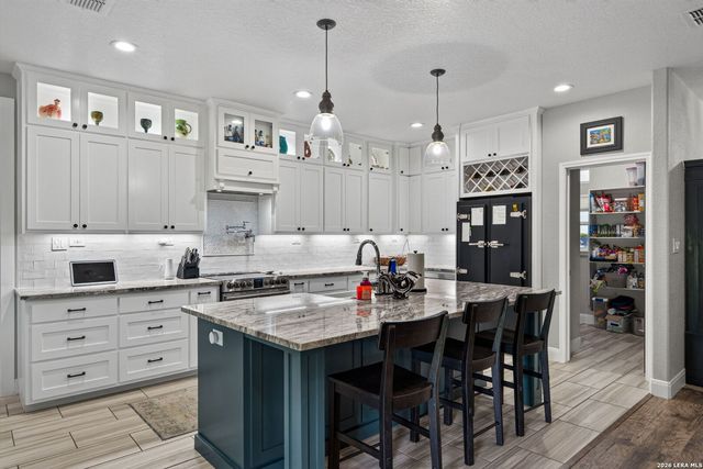 109 Bayberry Ct, La Vernia, TX 78121