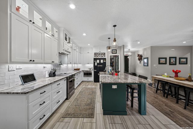 109 Bayberry Ct, La Vernia, TX 78121