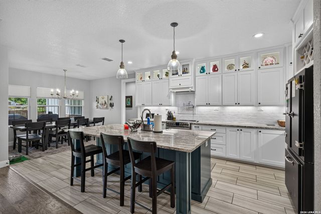 109 Bayberry Ct, La Vernia, TX 78121