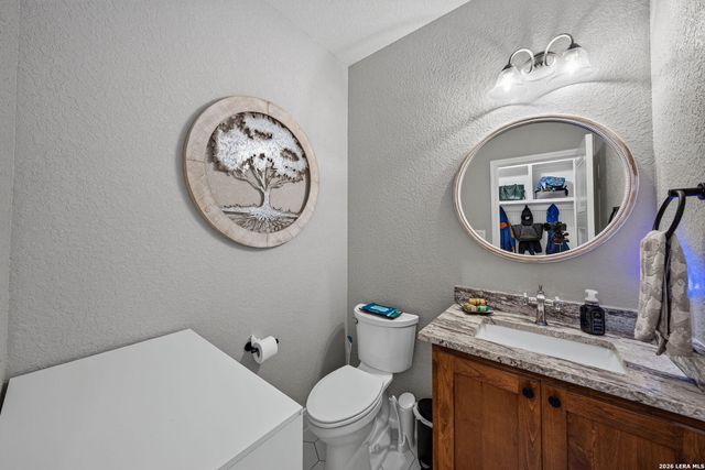 109 Bayberry Ct, La Vernia, TX 78121