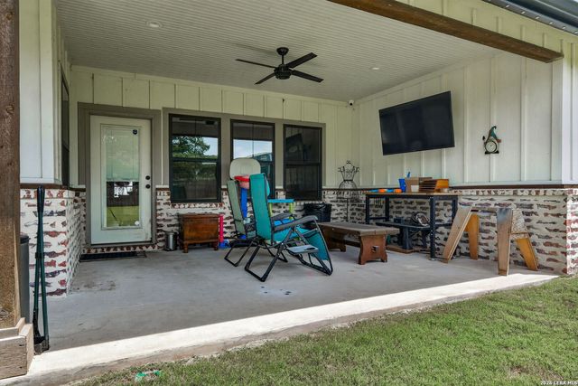 109 Bayberry Ct, La Vernia, TX 78121