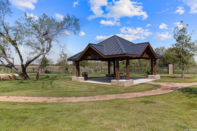 109 Bayberry Ct, La Vernia, TX 78121
