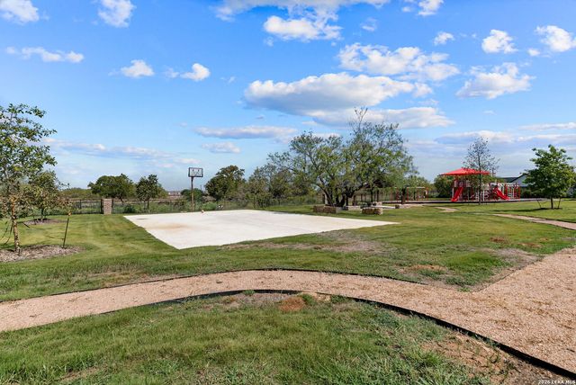 109 Bayberry Ct, La Vernia, TX 78121
