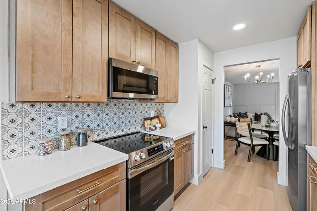 325 E ANDERSON Avenue, Phoenix, AZ 85022