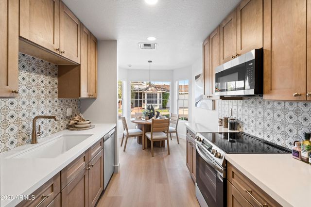 325 E ANDERSON Avenue, Phoenix, AZ 85022