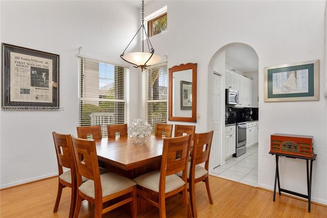 4128 Amber Ln, Weston, FL 33331