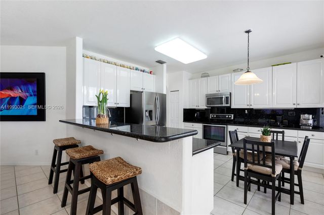 4128 Amber Ln, Weston, FL 33331