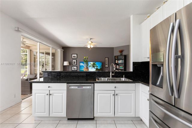 4128 Amber Ln, Weston, FL 33331