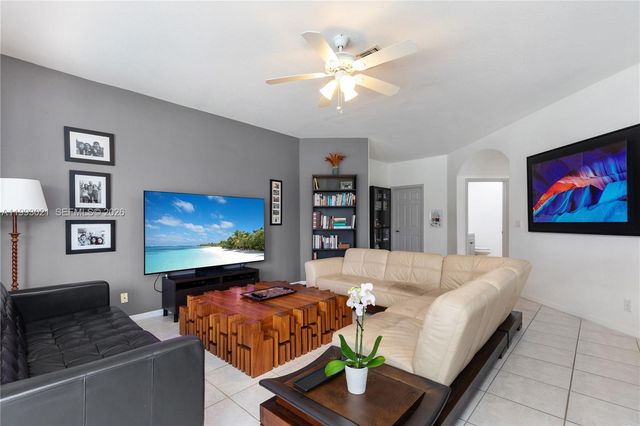 4128 Amber Ln, Weston, FL 33331