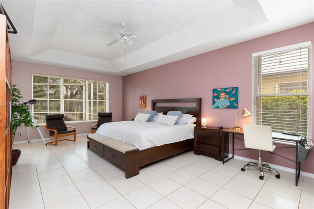 4128 Amber Ln, Weston, FL 33331