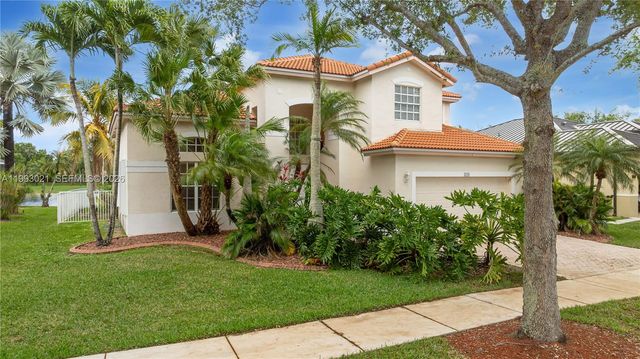 4128 Amber Ln, Weston, FL 33331