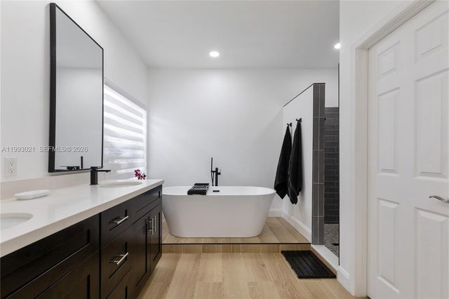 4128 Amber Ln, Weston, FL 33331