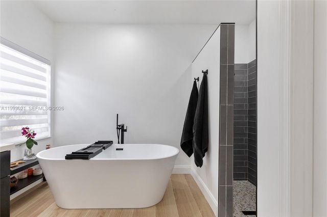 4128 Amber Ln, Weston, FL 33331