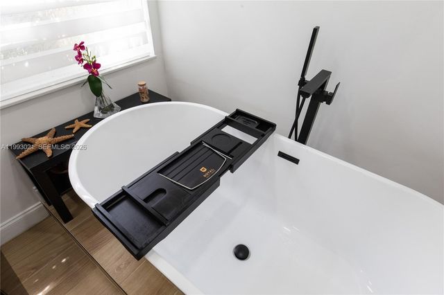 4128 Amber Ln, Weston, FL 33331