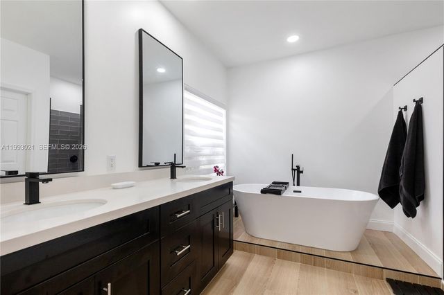 4128 Amber Ln, Weston, FL 33331