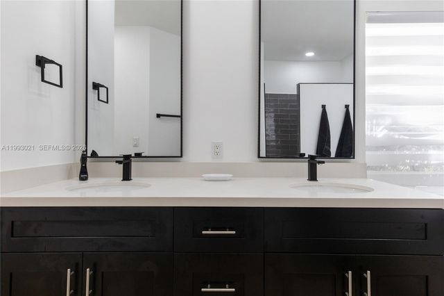 4128 Amber Ln, Weston, FL 33331