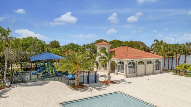 4128 Amber Ln, Weston, FL 33331