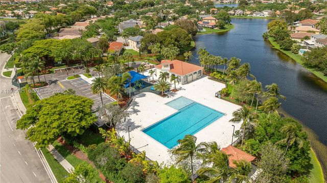 4128 Amber Ln, Weston, FL 33331