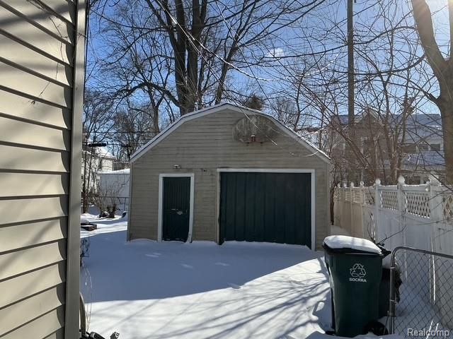 1130 E Breckenridge Street, Ferndale, MI 48220