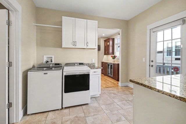 404 W Loomis Street, Ludington, MI 49431