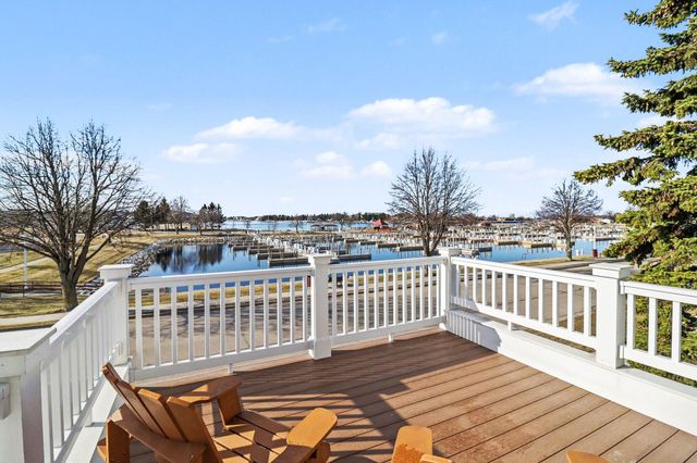 404 W Loomis Street, Ludington, MI 49431