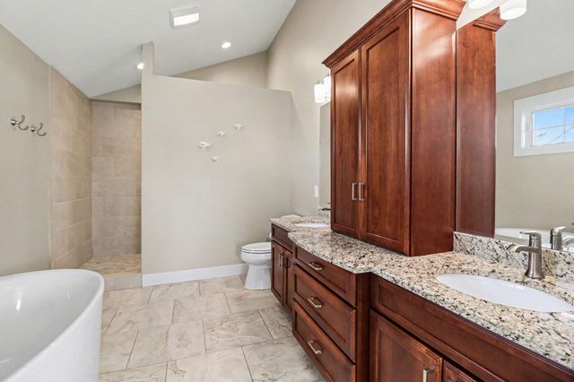 404 W Loomis Street, Ludington, MI 49431