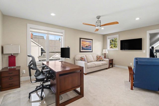 404 W Loomis Street, Ludington, MI 49431