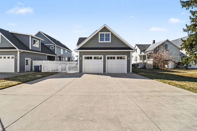 404 W Loomis Street, Ludington, MI 49431