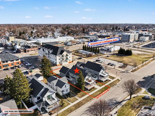 404 W Loomis Street, Ludington, MI 49431