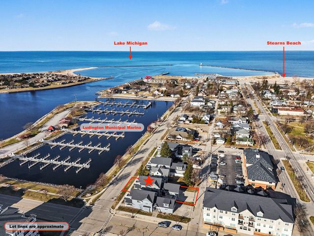 404 W Loomis Street, Ludington, MI 49431