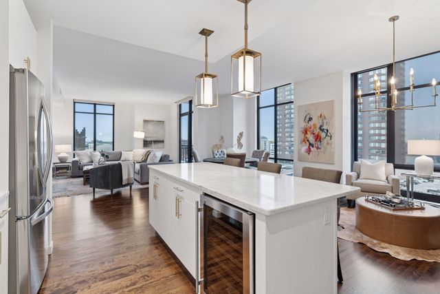 201 S 11th Street 1000, Minneapolis, MN 55403
