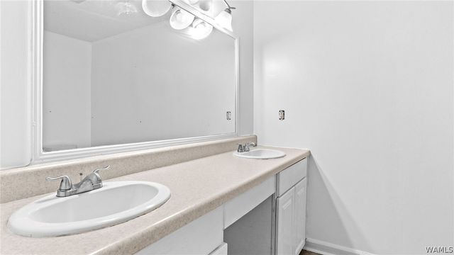 45 Graham, West Blocton, AL 35184