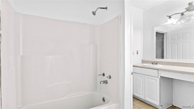 45 Graham, West Blocton, AL 35184
