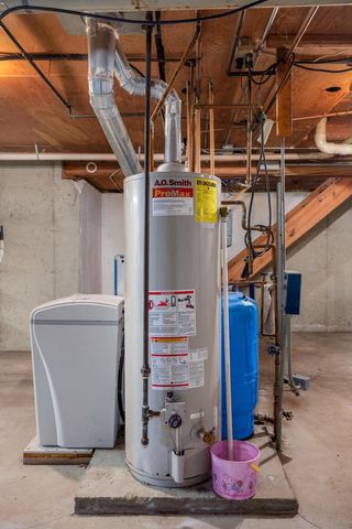 16422 82nd STREET, Bristol, WI 53104