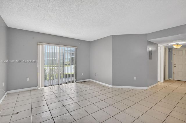 20731 NE 4th Place 104, Miami, FL 33179