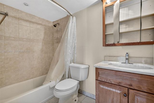 20731 NE 4th Place 104, Miami, FL 33179