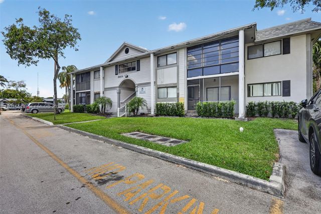 20731 NE 4th Place 104, Miami, FL 33179