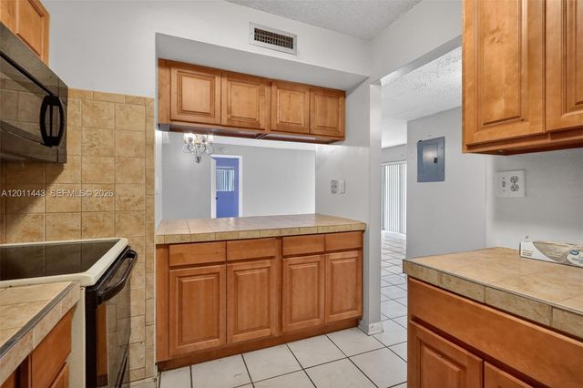 20731 NE 4th Place 104, Miami, FL 33179