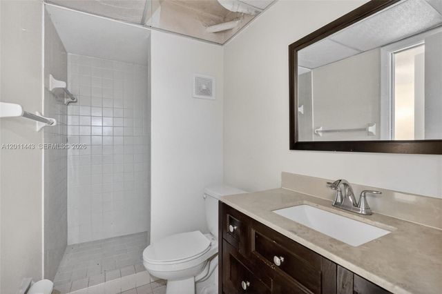 20731 NE 4th Place 104, Miami, FL 33179