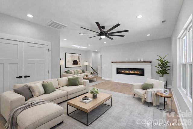 908 30th Avenue Drive NW, Hickory, NC 28601