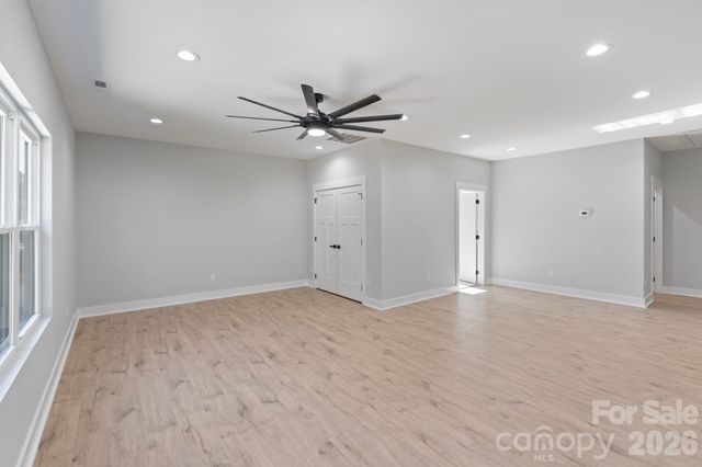 908 30th Avenue Drive NW, Hickory, NC 28601